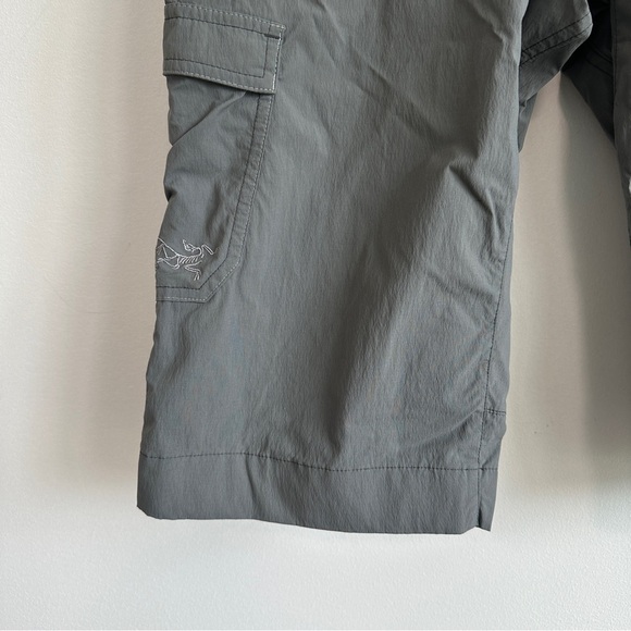 Arc'teryx Womens Rampart Long Cargo Shorts Grey Size 4 Hiking Camping Outdoors - Picture 4 of 10